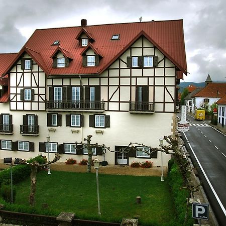 Hotel Rural Loizu Burguete Buitenkant foto
