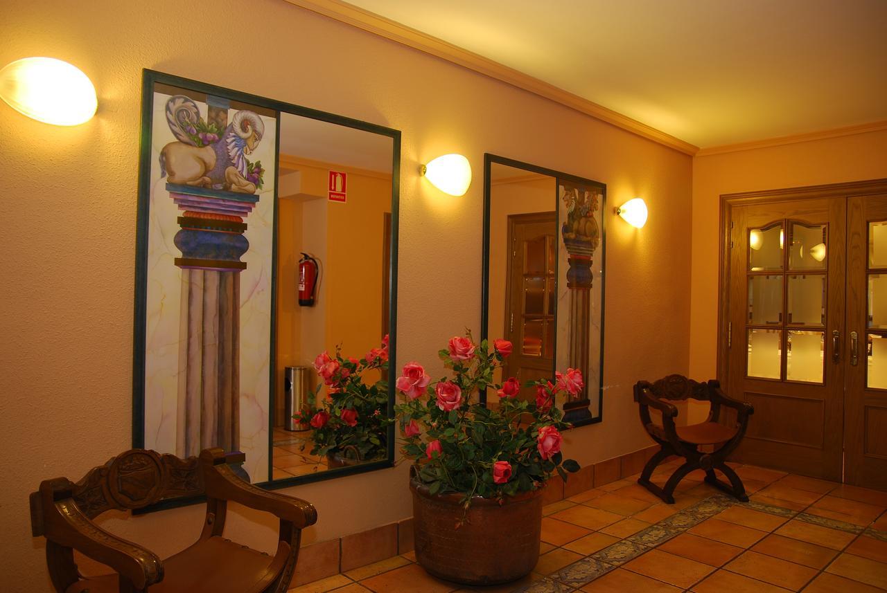Hotel Rural Loizu Burguete Buitenkant foto