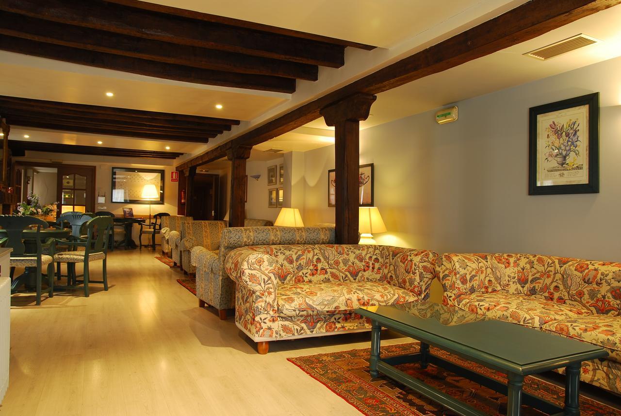 Hotel Rural Loizu Burguete Buitenkant foto