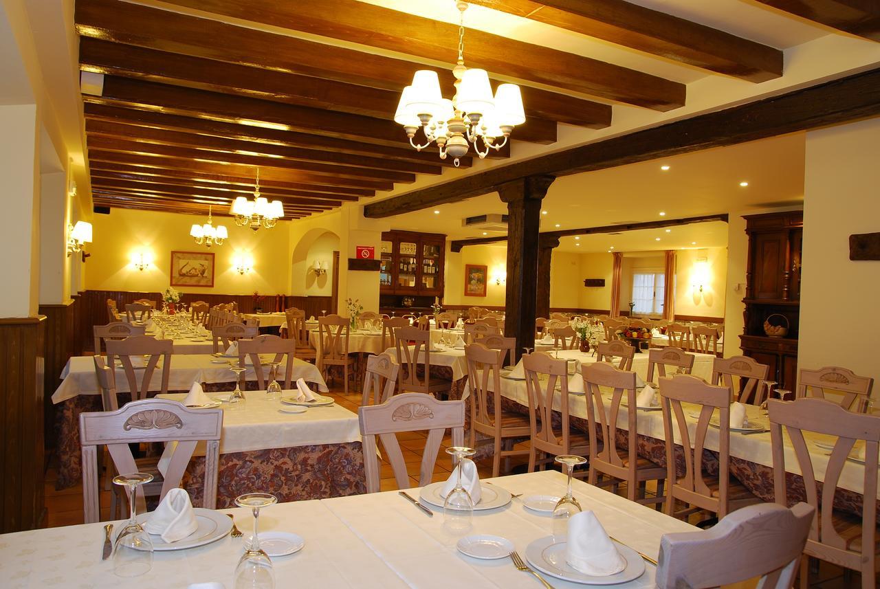 Hotel Rural Loizu Burguete Buitenkant foto