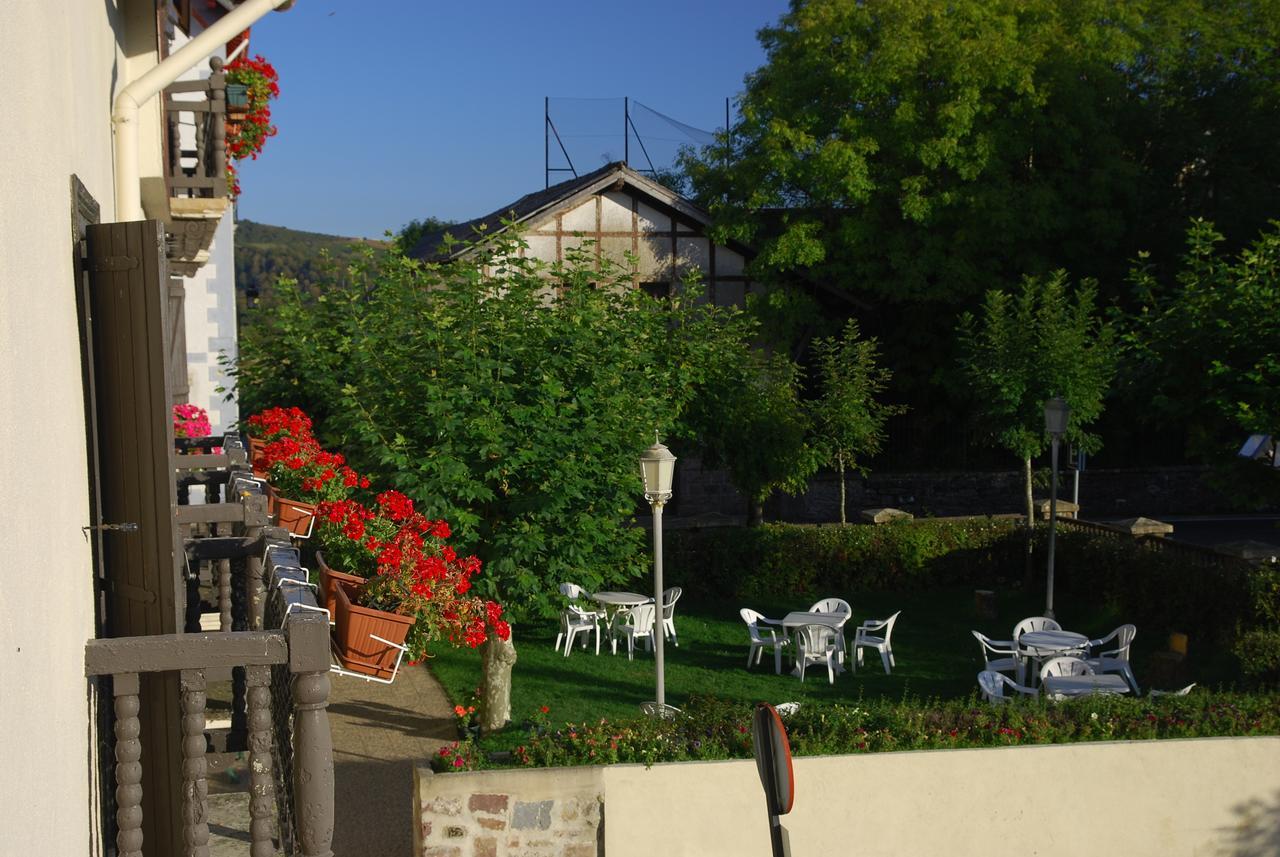 Hotel Rural Loizu Burguete Buitenkant foto